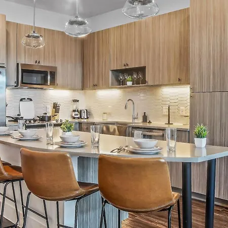 Urban Oasis 2Bd 2Br Apartment